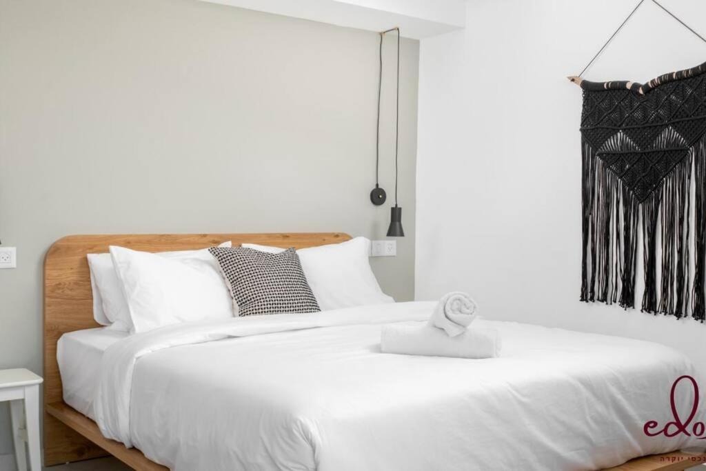 Apartment דירה עם נוף מדהים 100 מטר מהים חניה פרטית- By Edom