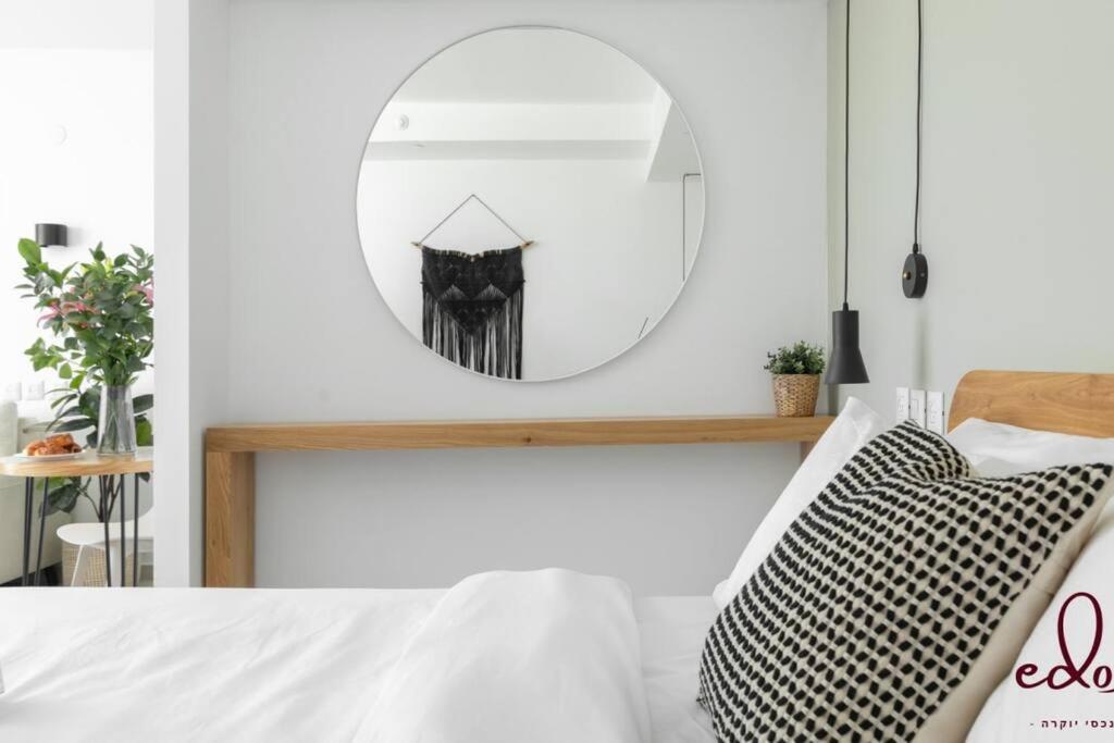דירה עם נוף מדהים 100 מטר מהים חניה פרטית- By Edom Apartment