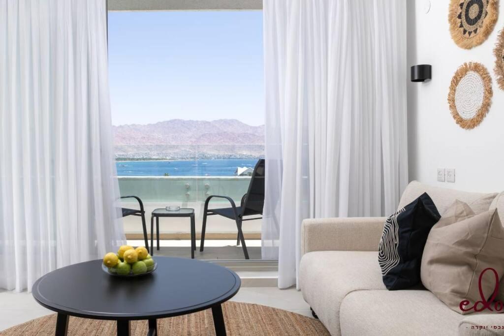 דירה עם נוף מדהים 100 מטר מהים חניה פרטית- By Edom Apartamento Eilat