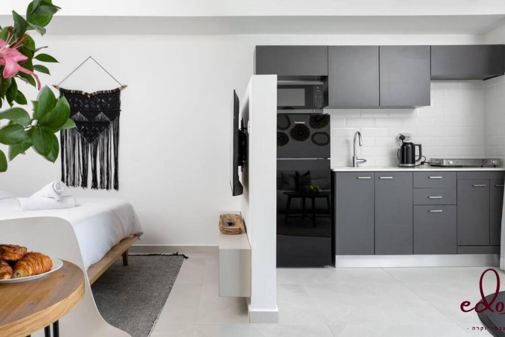 Apartamento דירה עם נוף מדהים 100 מטר מהים חניה פרטית- By Edom Eilat